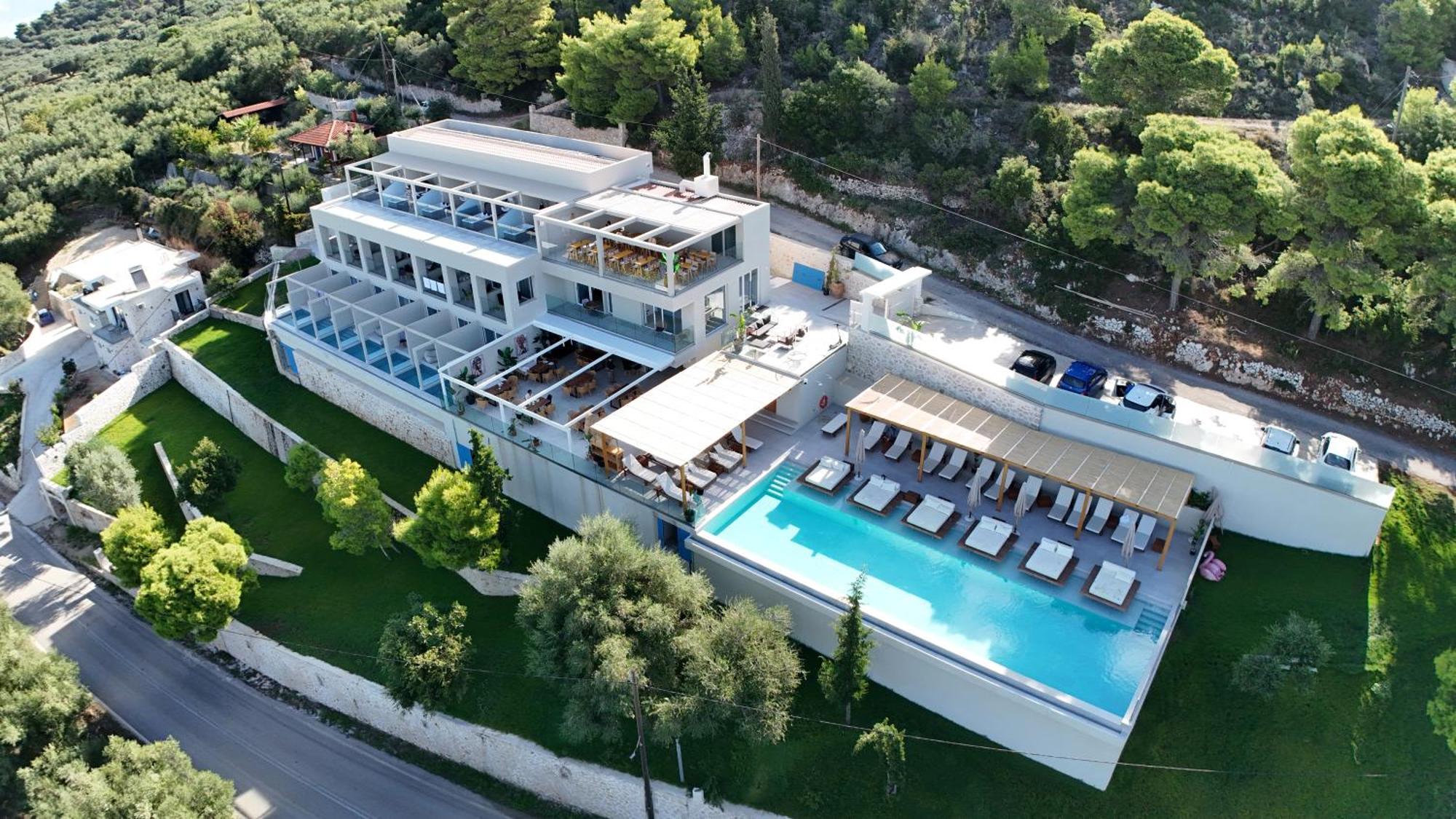 Myzith Luxury Suites Keri Exterior foto