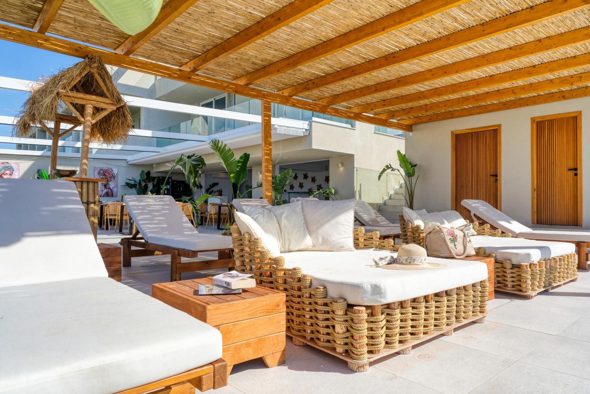 Myzith Luxury Suites Keri Exterior foto