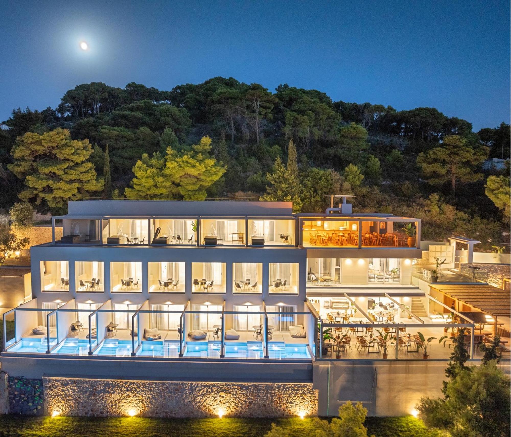 Myzith Luxury Suites Keri Exterior foto