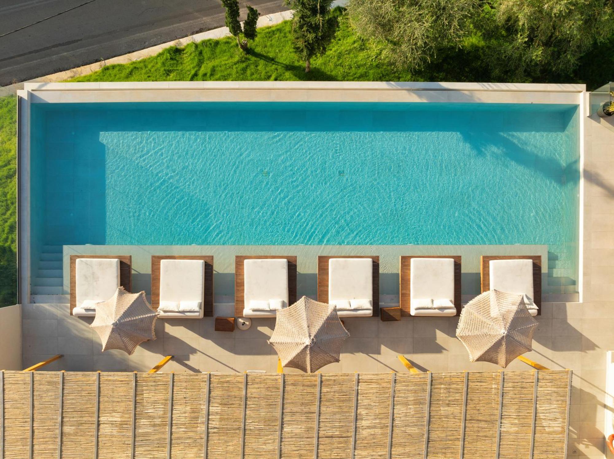 Myzith Luxury Suites Keri Exterior foto
